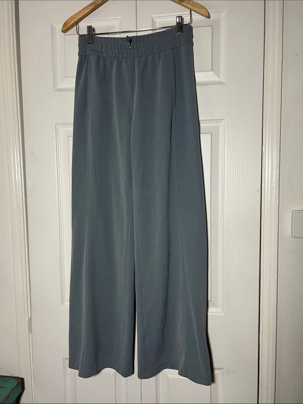 Lululemon Athletica High-Waist Wide Leg Pant Women’s 6